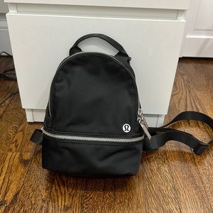 lululemon black city adventurer backpack micro 3L